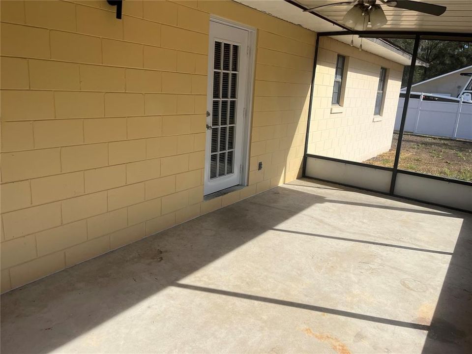 Activo con contrato: $1,550 (3 camas, 2 baños, 1118 Pies cuadrados)