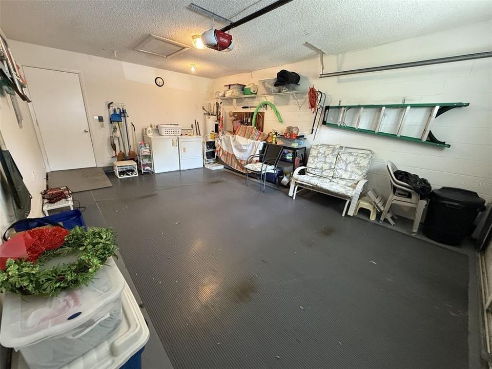 На продажу: $124,900 (2 спален, 2 ванн, 1113 Квадратных фут)