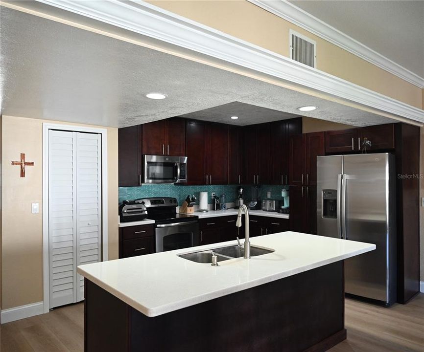 For Sale: $749,999 (3 beds, 3 baths, 2050 Square Feet)