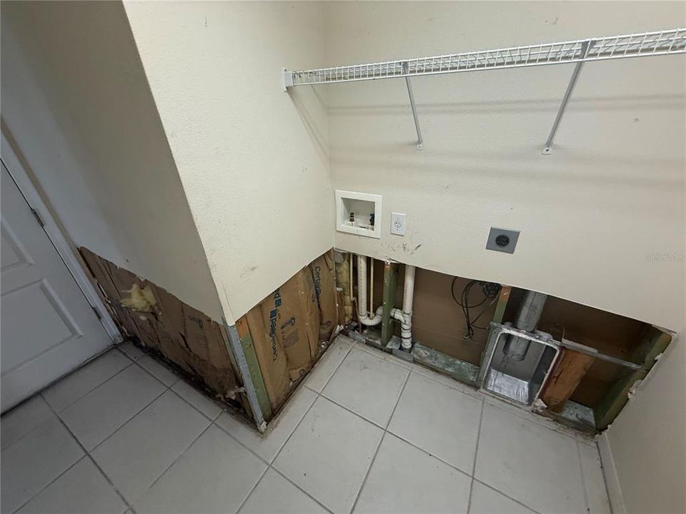 Под контрактом: $209,900 (3 спален, 2 ванн, 1640 Квадратных фут)