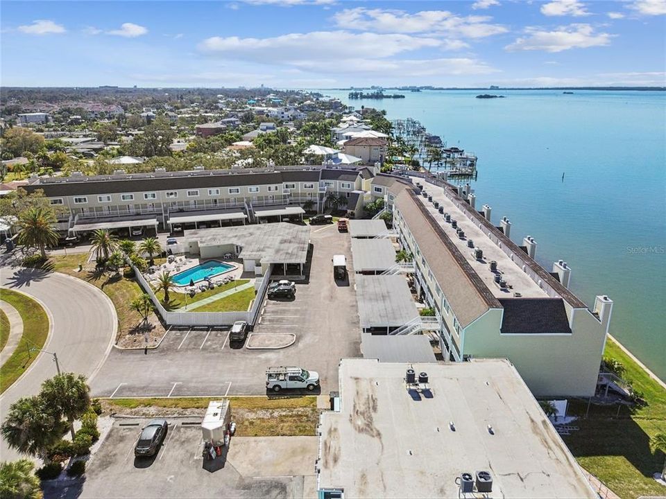 For Sale: $374,900 (2 beds, 2 baths, 1290 Square Feet)