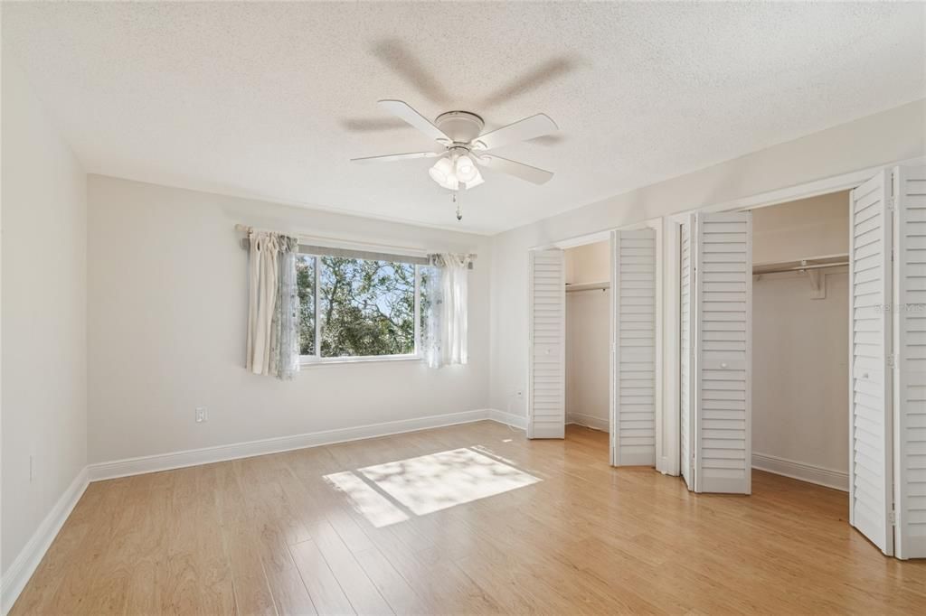 For Sale: $374,900 (2 beds, 2 baths, 1290 Square Feet)