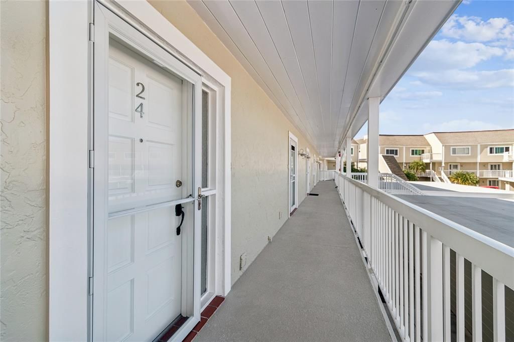 For Sale: $374,900 (2 beds, 2 baths, 1290 Square Feet)