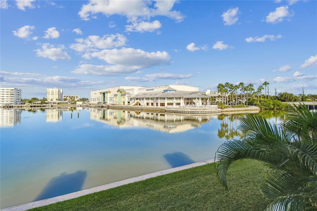 For Sale: $374,900 (2 beds, 2 baths, 1290 Square Feet)