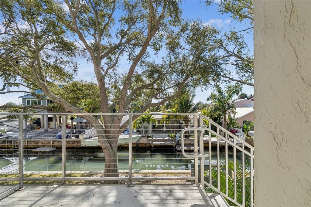 For Sale: $374,900 (2 beds, 2 baths, 1290 Square Feet)