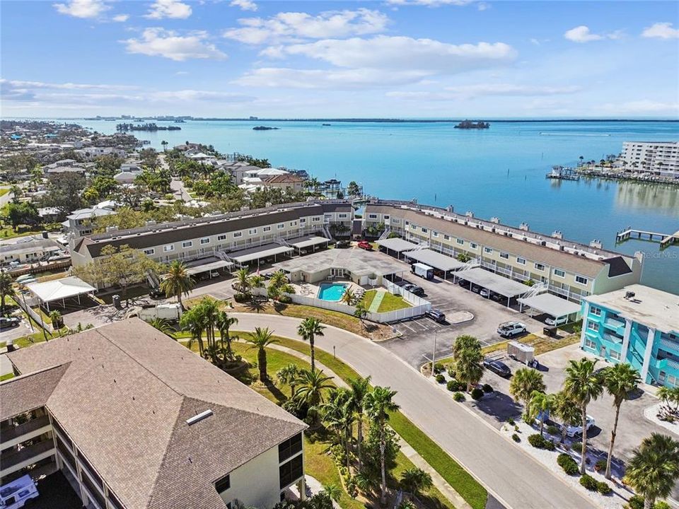 For Sale: $374,900 (2 beds, 2 baths, 1290 Square Feet)