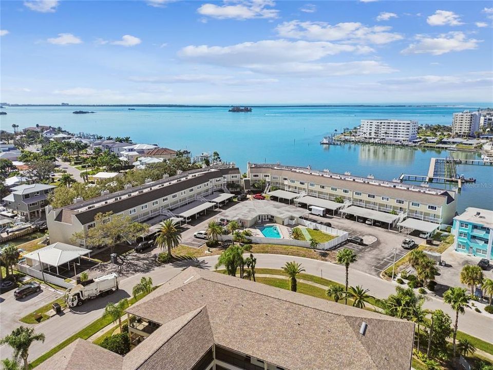 For Sale: $374,900 (2 beds, 2 baths, 1290 Square Feet)