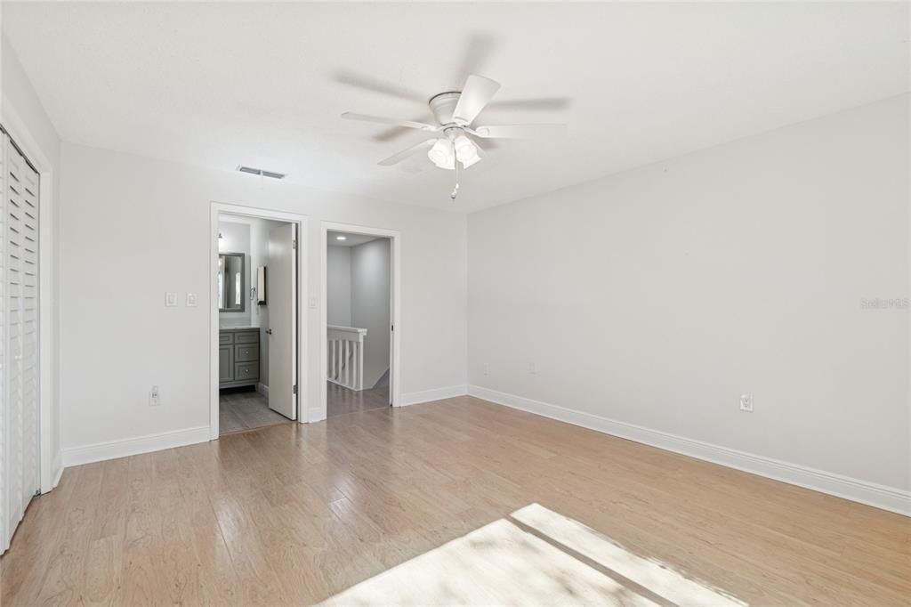 For Sale: $374,900 (2 beds, 2 baths, 1290 Square Feet)