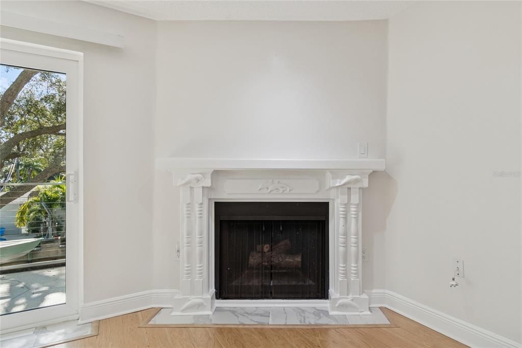 For Sale: $374,900 (2 beds, 2 baths, 1290 Square Feet)