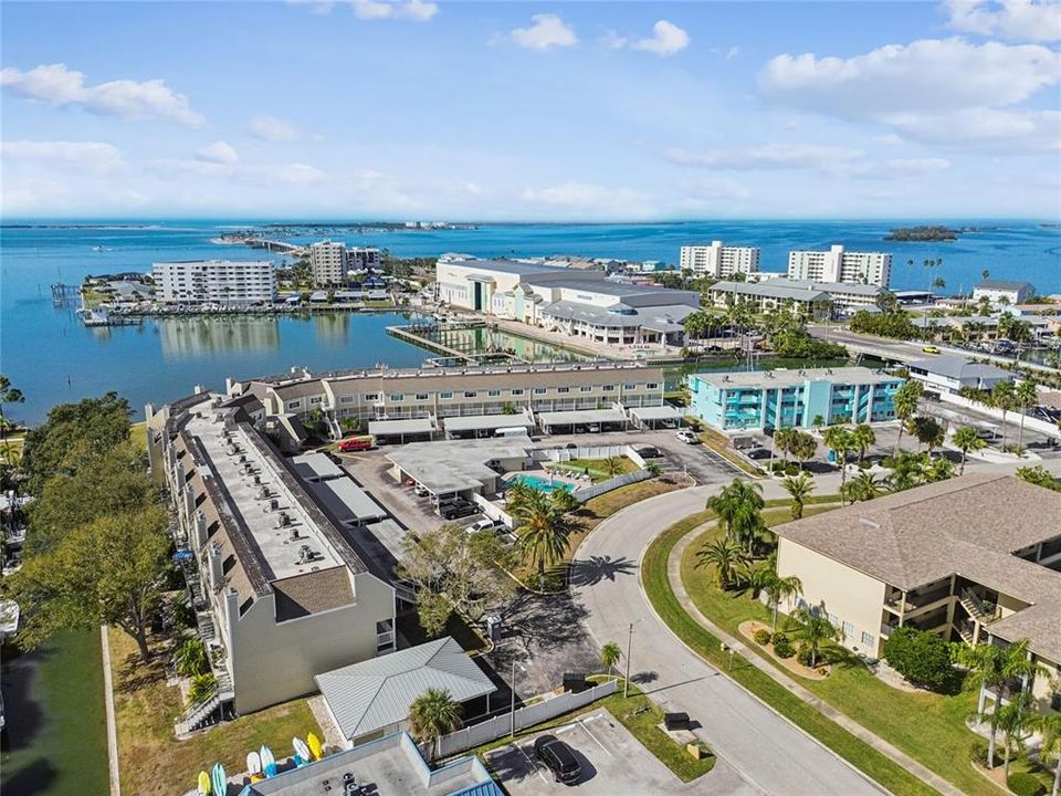 For Sale: $374,900 (2 beds, 2 baths, 1290 Square Feet)