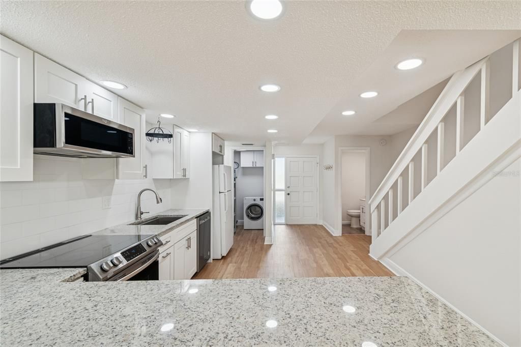 For Sale: $374,900 (2 beds, 2 baths, 1290 Square Feet)