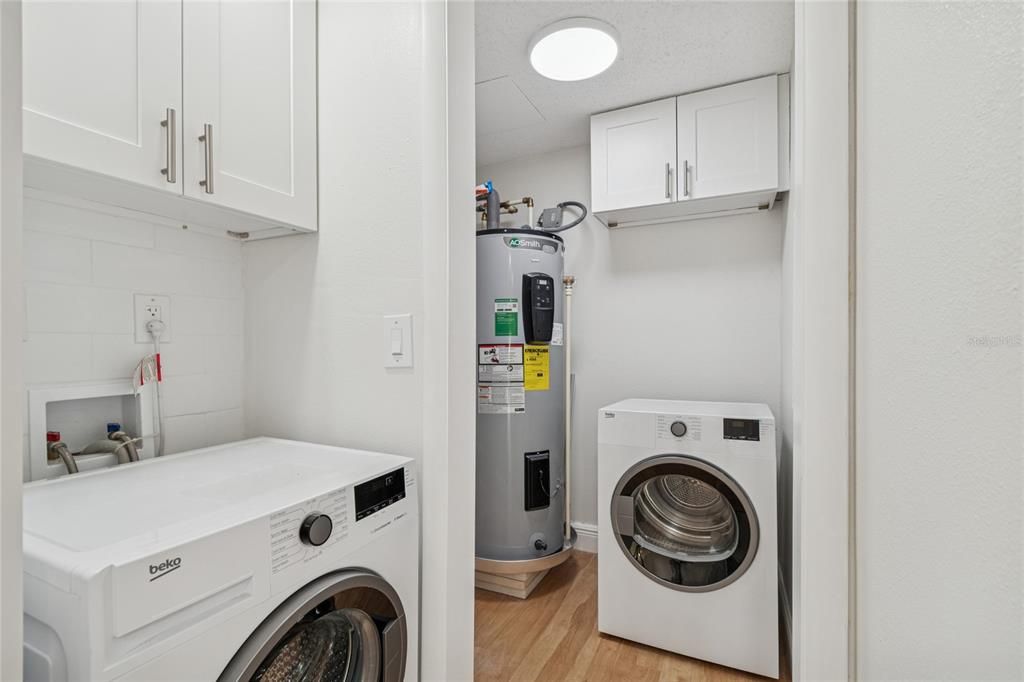 For Sale: $374,900 (2 beds, 2 baths, 1290 Square Feet)