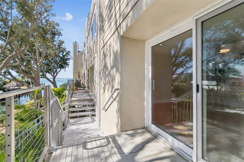 For Sale: $374,900 (2 beds, 2 baths, 1290 Square Feet)