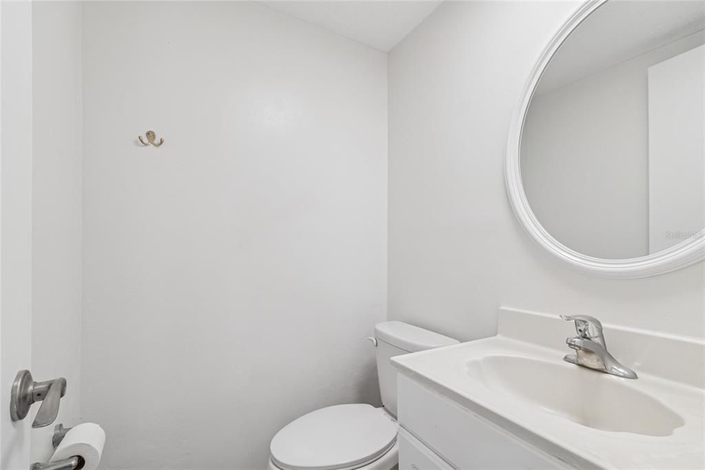For Sale: $374,900 (2 beds, 2 baths, 1290 Square Feet)
