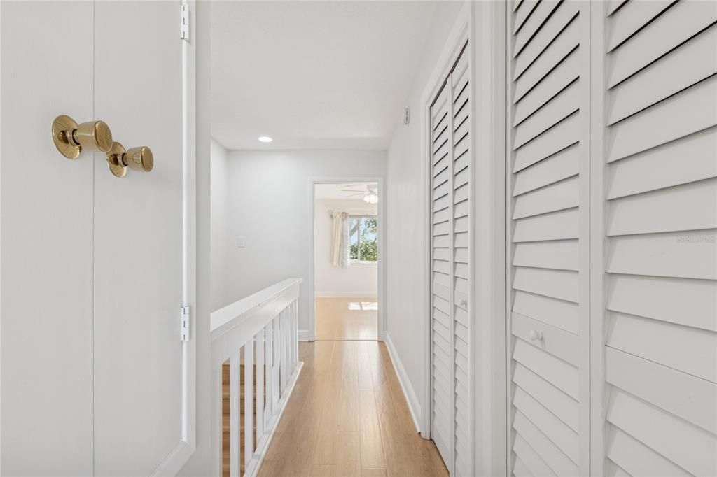 For Sale: $374,900 (2 beds, 2 baths, 1290 Square Feet)