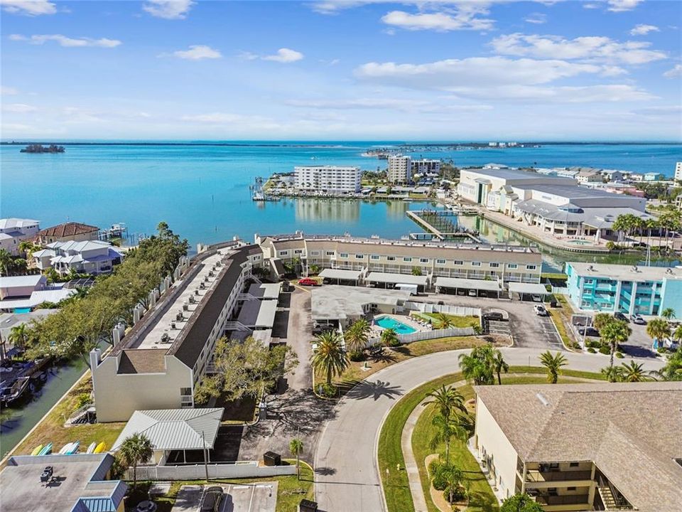 For Sale: $374,900 (2 beds, 2 baths, 1290 Square Feet)