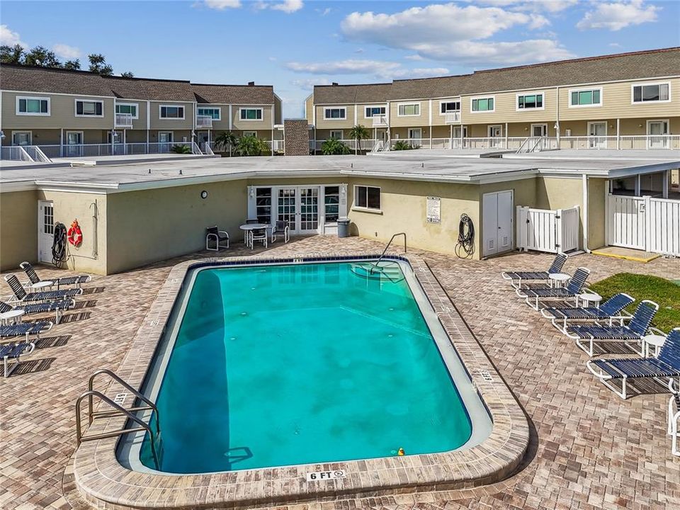 For Sale: $374,900 (2 beds, 2 baths, 1290 Square Feet)