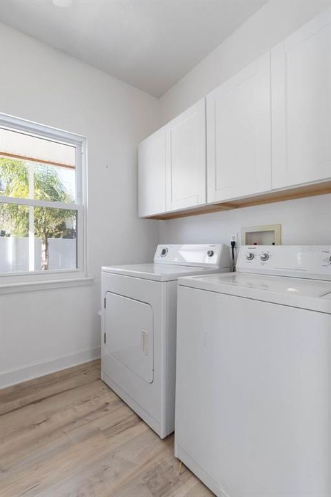 En Venta: $929,000 (4 camas, 4 baños, 2850 Pies cuadrados)