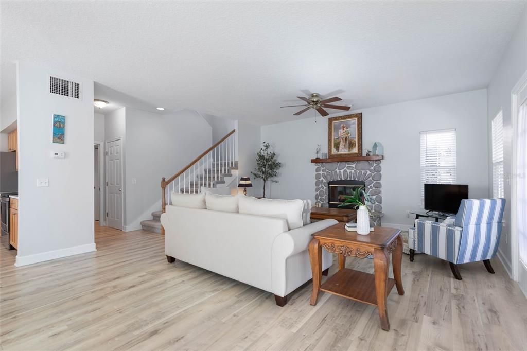 En Venta: $929,000 (4 camas, 4 baños, 2850 Pies cuadrados)