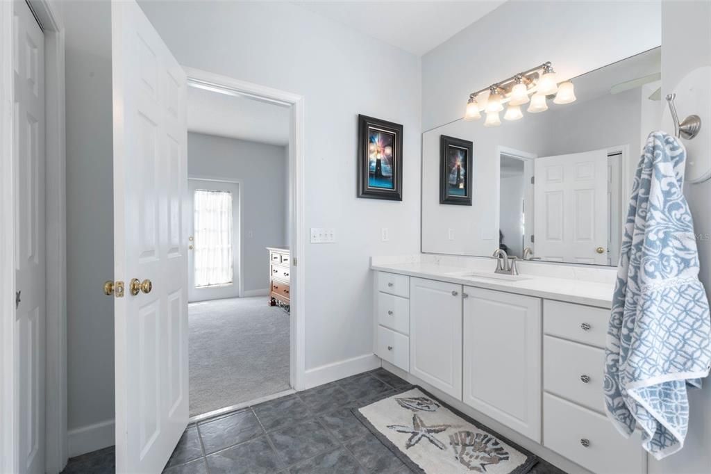 En Venta: $929,000 (4 camas, 4 baños, 2850 Pies cuadrados)