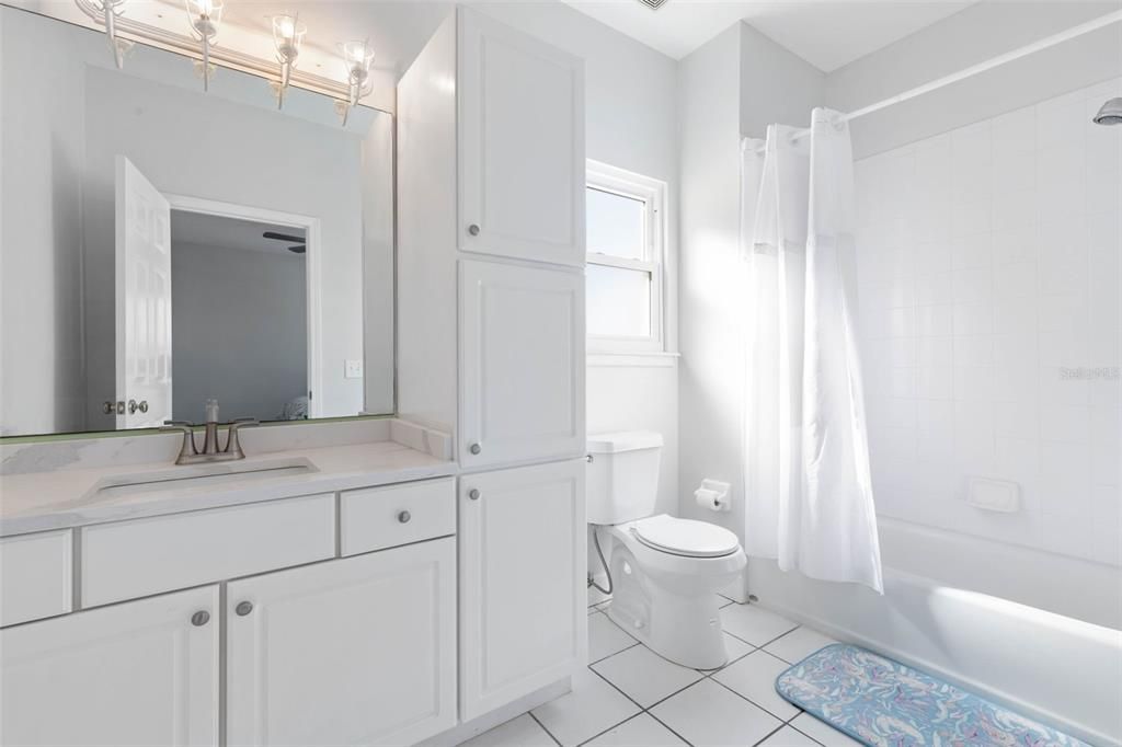 En Venta: $929,000 (4 camas, 4 baños, 2850 Pies cuadrados)