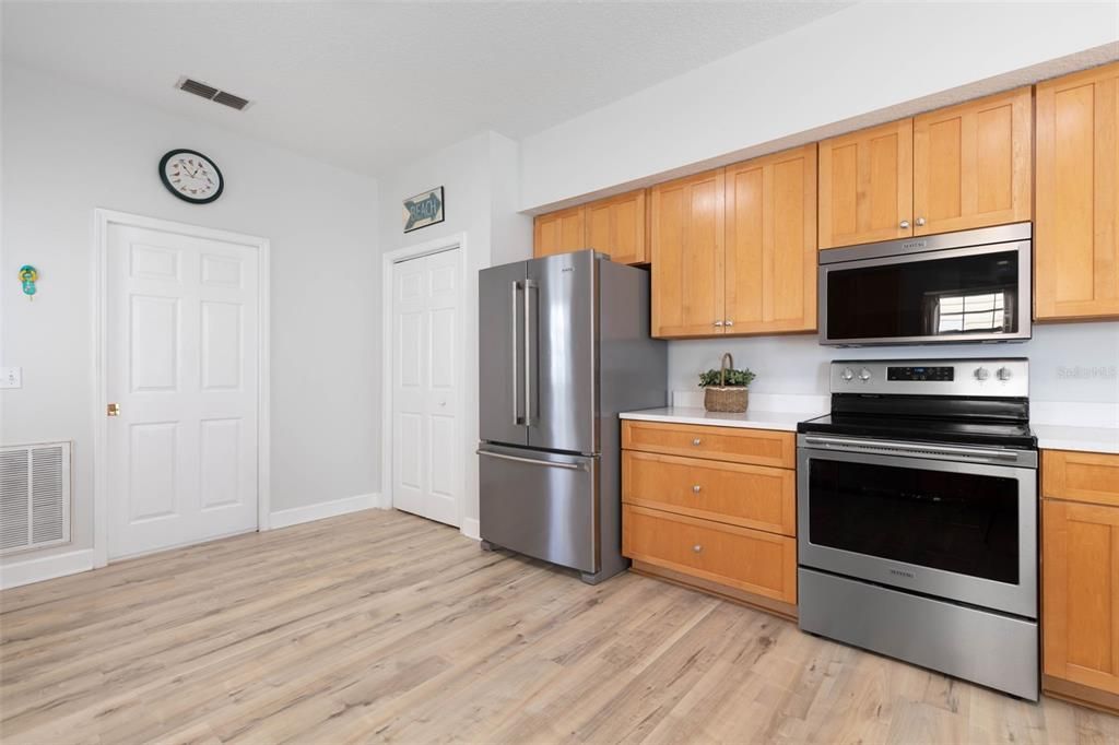 En Venta: $929,000 (4 camas, 4 baños, 2850 Pies cuadrados)