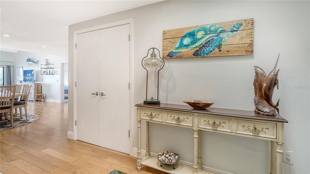 En Venta: $825,000 (3 camas, 2 baños, 2046 Pies cuadrados)