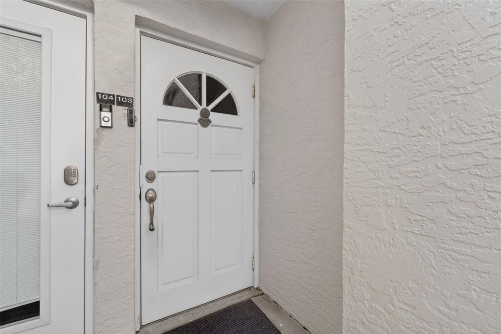 Activo con contrato: $229,900 (2 camas, 1 baños, 980 Pies cuadrados)
