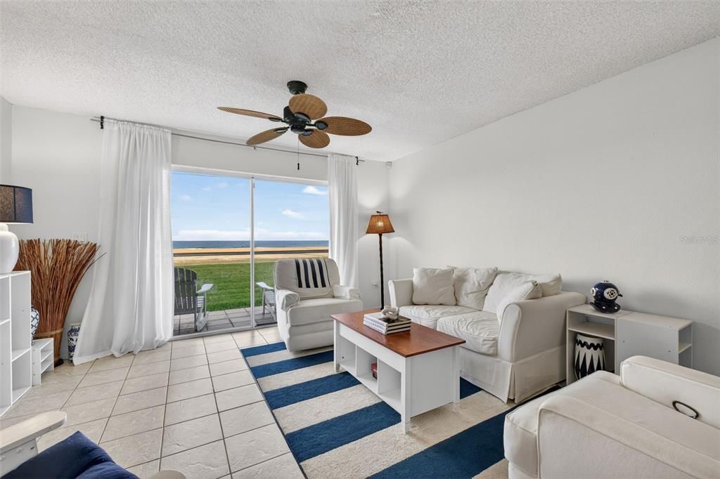 Activo con contrato: $229,900 (2 camas, 1 baños, 980 Pies cuadrados)