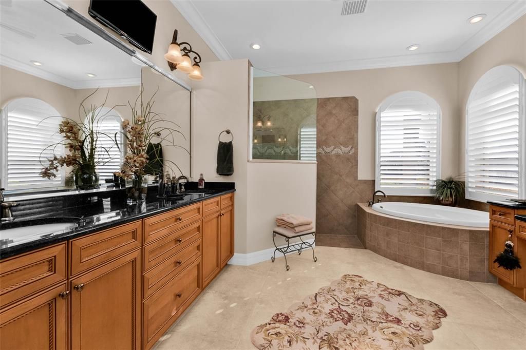 For Sale: $1,195,000 (3 beds, 2 baths, 3244 Square Feet)