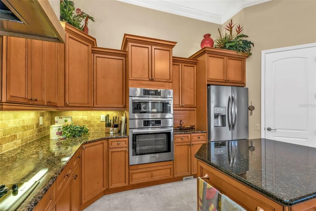 For Sale: $1,195,000 (3 beds, 2 baths, 3244 Square Feet)