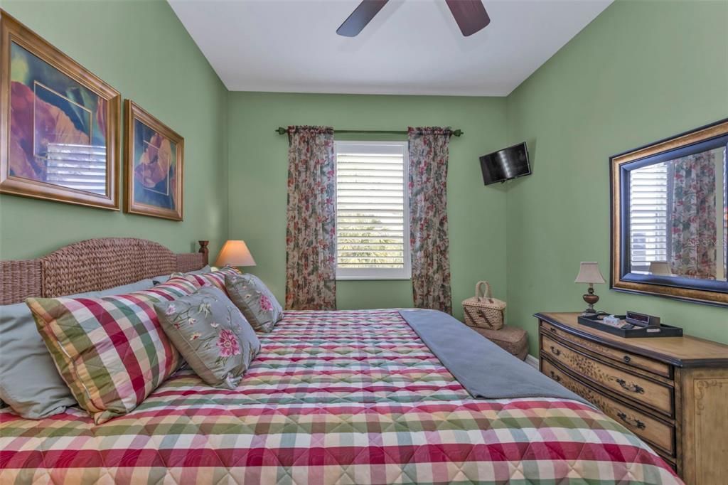 For Sale: $1,195,000 (3 beds, 2 baths, 3244 Square Feet)