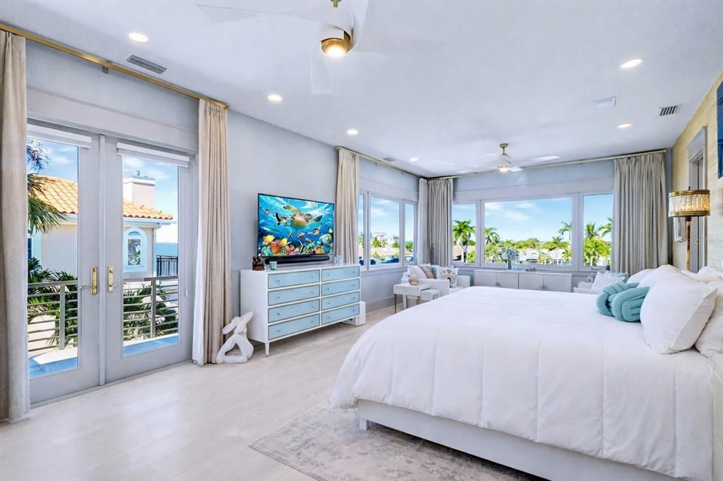 For Sale: $4,100,000 (3 beds, 4 baths, 3647 Square Feet)