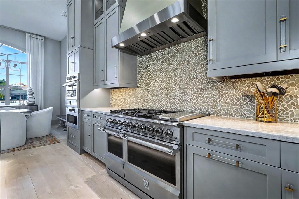 For Sale: $4,100,000 (3 beds, 4 baths, 3647 Square Feet)
