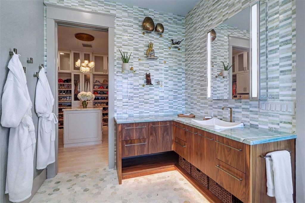 For Sale: $4,100,000 (3 beds, 4 baths, 3647 Square Feet)