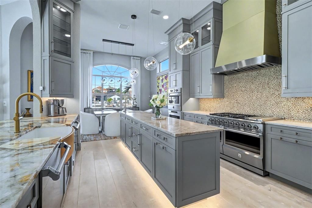 For Sale: $4,100,000 (3 beds, 4 baths, 3647 Square Feet)