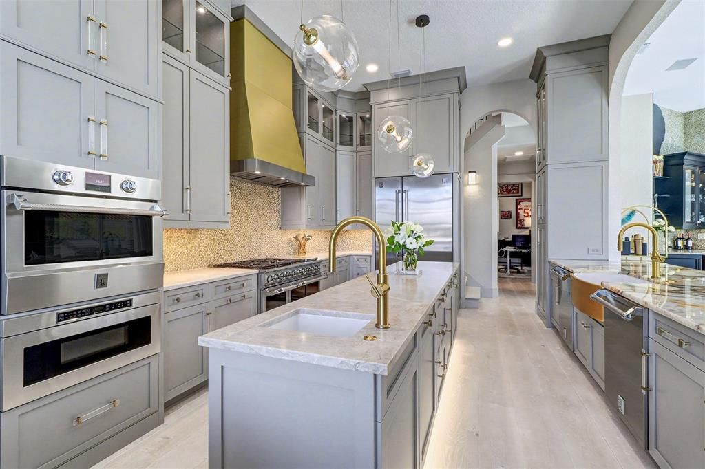 For Sale: $4,100,000 (3 beds, 4 baths, 3647 Square Feet)