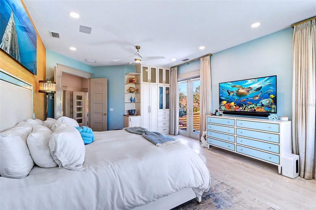 For Sale: $4,100,000 (3 beds, 4 baths, 3647 Square Feet)