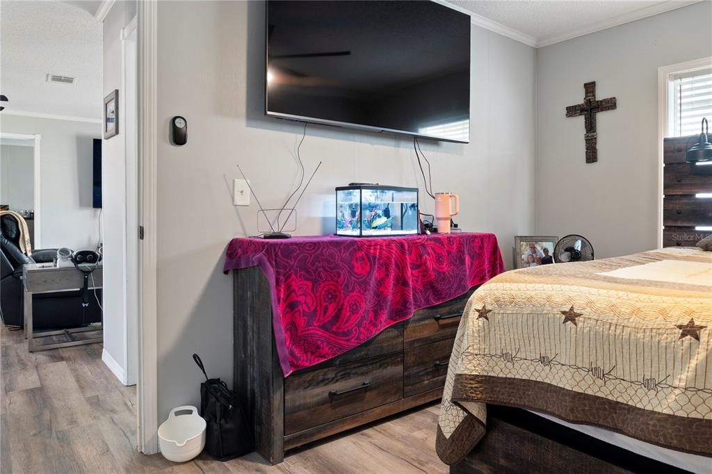 For Sale: $255,000 (3 beds, 2 baths, 1248 Square Feet)