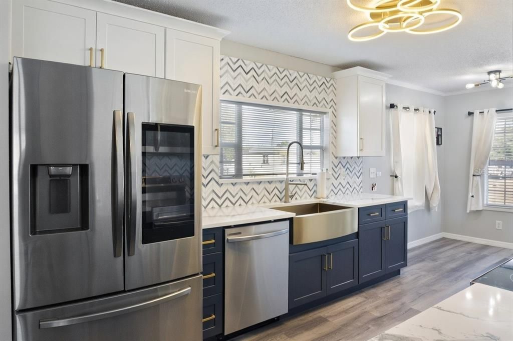 For Sale: $255,000 (3 beds, 2 baths, 1248 Square Feet)