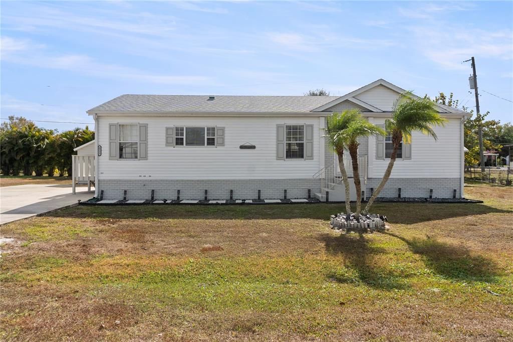 For Sale: $255,000 (3 beds, 2 baths, 1248 Square Feet)