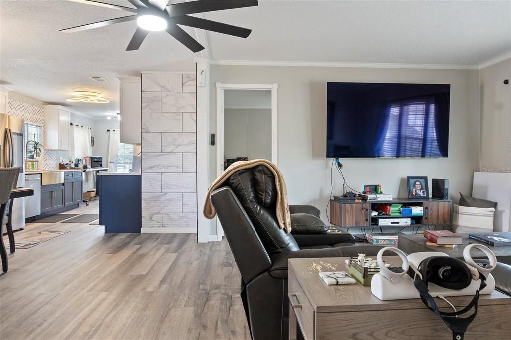 For Sale: $255,000 (3 beds, 2 baths, 1248 Square Feet)