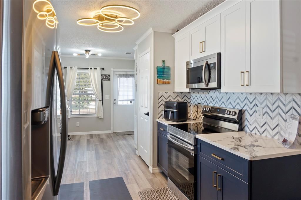 For Sale: $255,000 (3 beds, 2 baths, 1248 Square Feet)