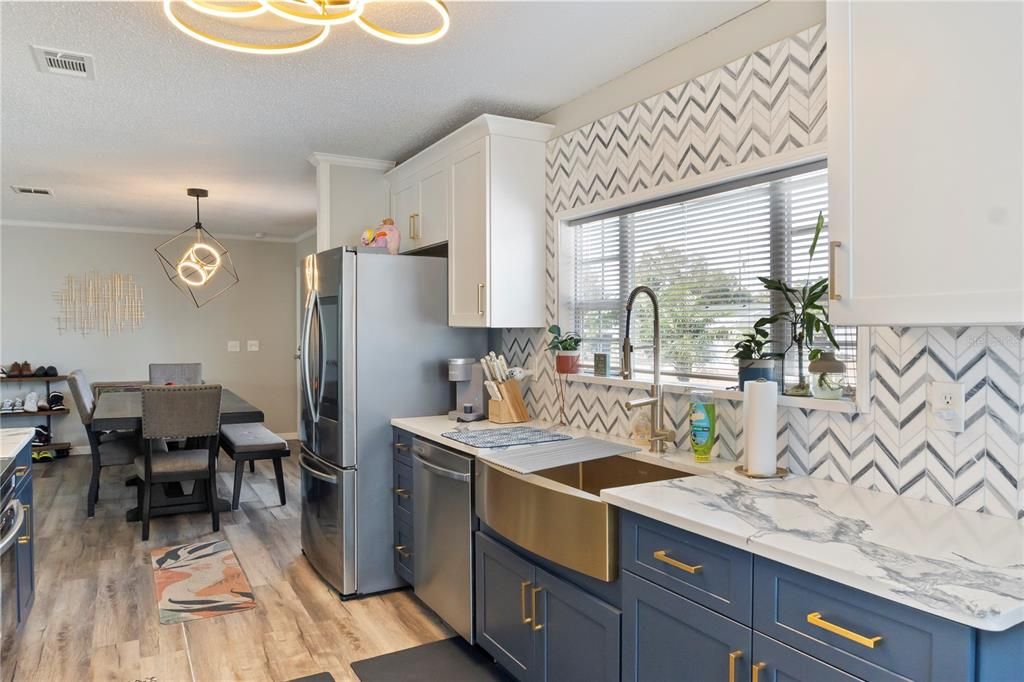 For Sale: $255,000 (3 beds, 2 baths, 1248 Square Feet)