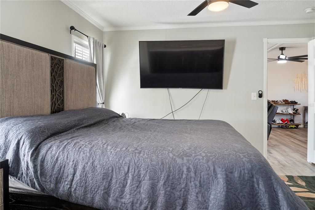 For Sale: $255,000 (3 beds, 2 baths, 1248 Square Feet)