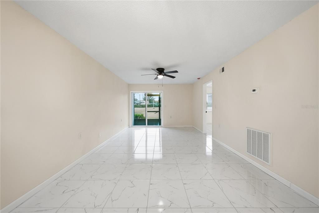 En Venta: $125,000 (2 camas, 2 baños, 876 Pies cuadrados)