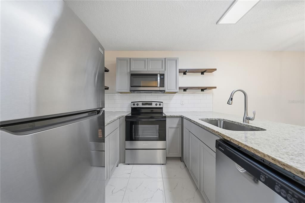 En Venta: $125,000 (2 camas, 2 baños, 876 Pies cuadrados)