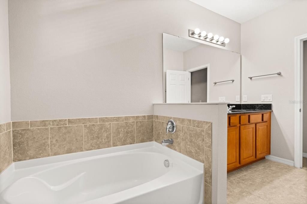 En Venta: $465,000 (3 camas, 2 baños, 1905 Pies cuadrados)