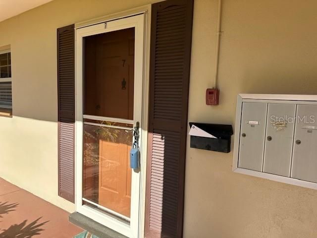 Под контрактом: $114,900 (1 спален, 1 ванн, 950 Квадратных фут)