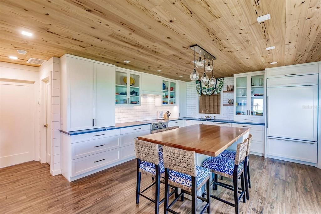 For Rent: $27,000 (2 beds, 2 baths, 1164 Square Feet)